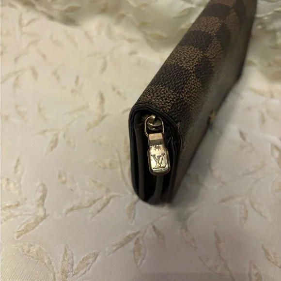 Louis Vuitton Damier Ebene Wallet - Picture 5 of 6